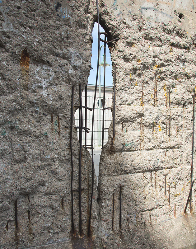 Crumbling concrete and steel wires
