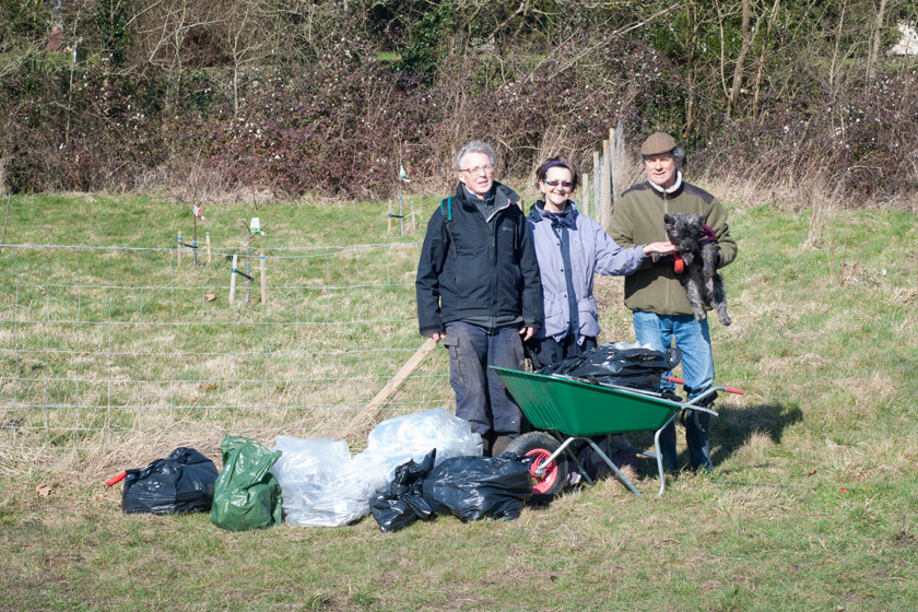 Small litter pick team
