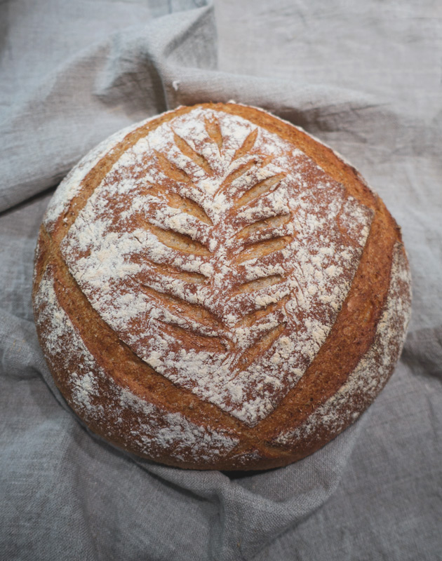 Bread with leaf pattern