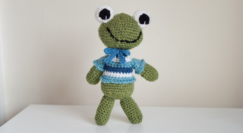 Crochet green frog