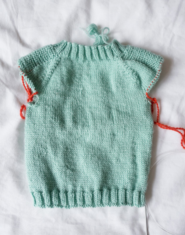 Jumper body without sleeves