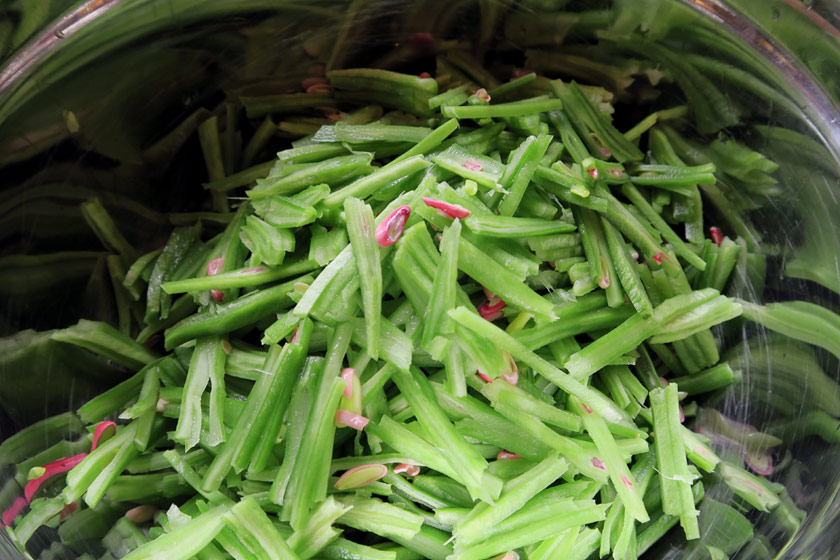 Bowl of sliced beans