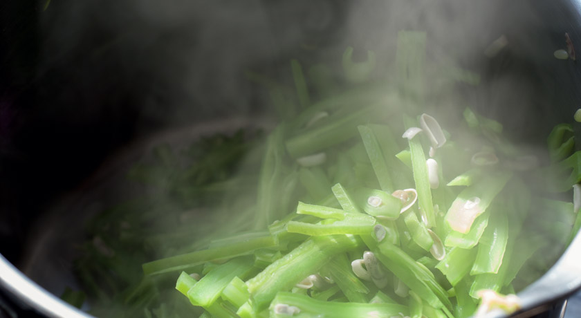 Steamy runner beans