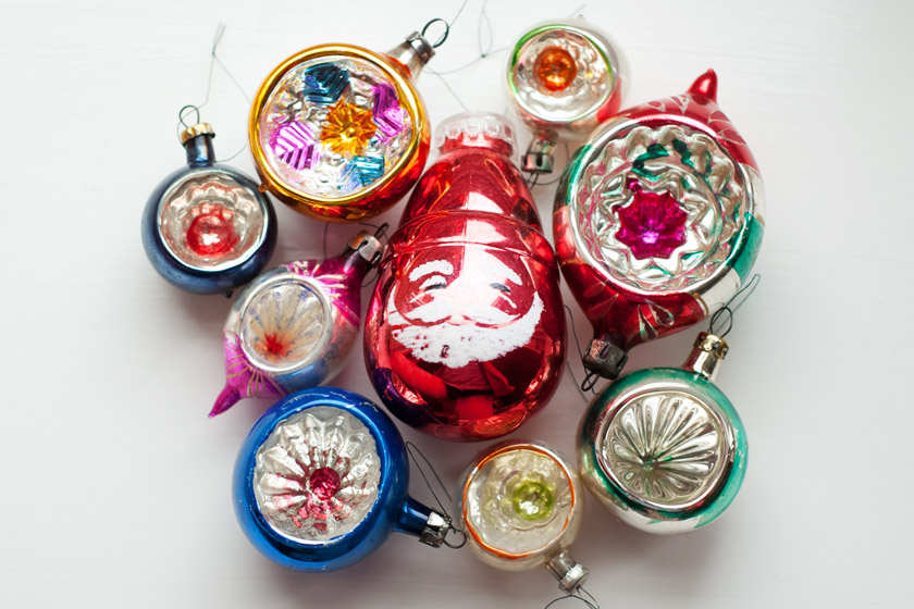 Collection of vintage baubles