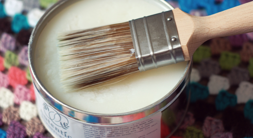 Tin of Autentico clear wax