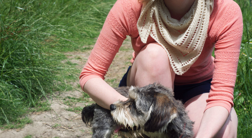 Wearing a Triangel scarf outdoors