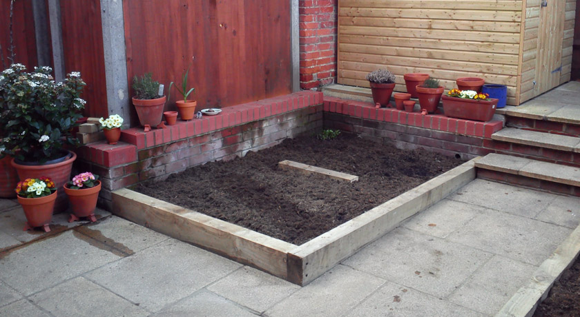 Raised vegetable bed