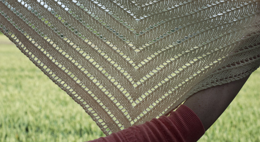 Knitted detail on Triangel scarf