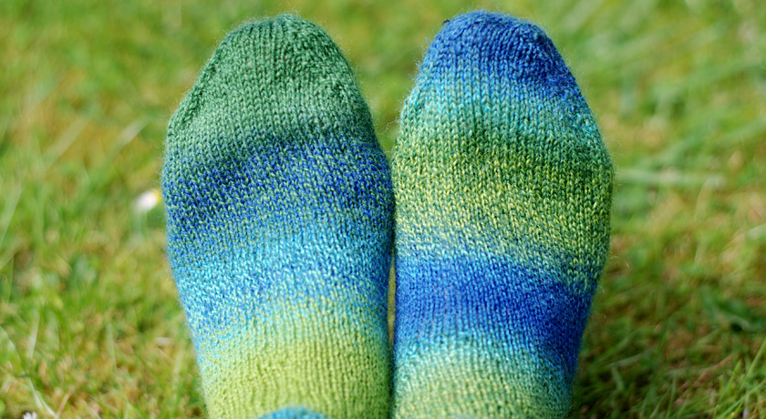 Toe detail on knitted socks