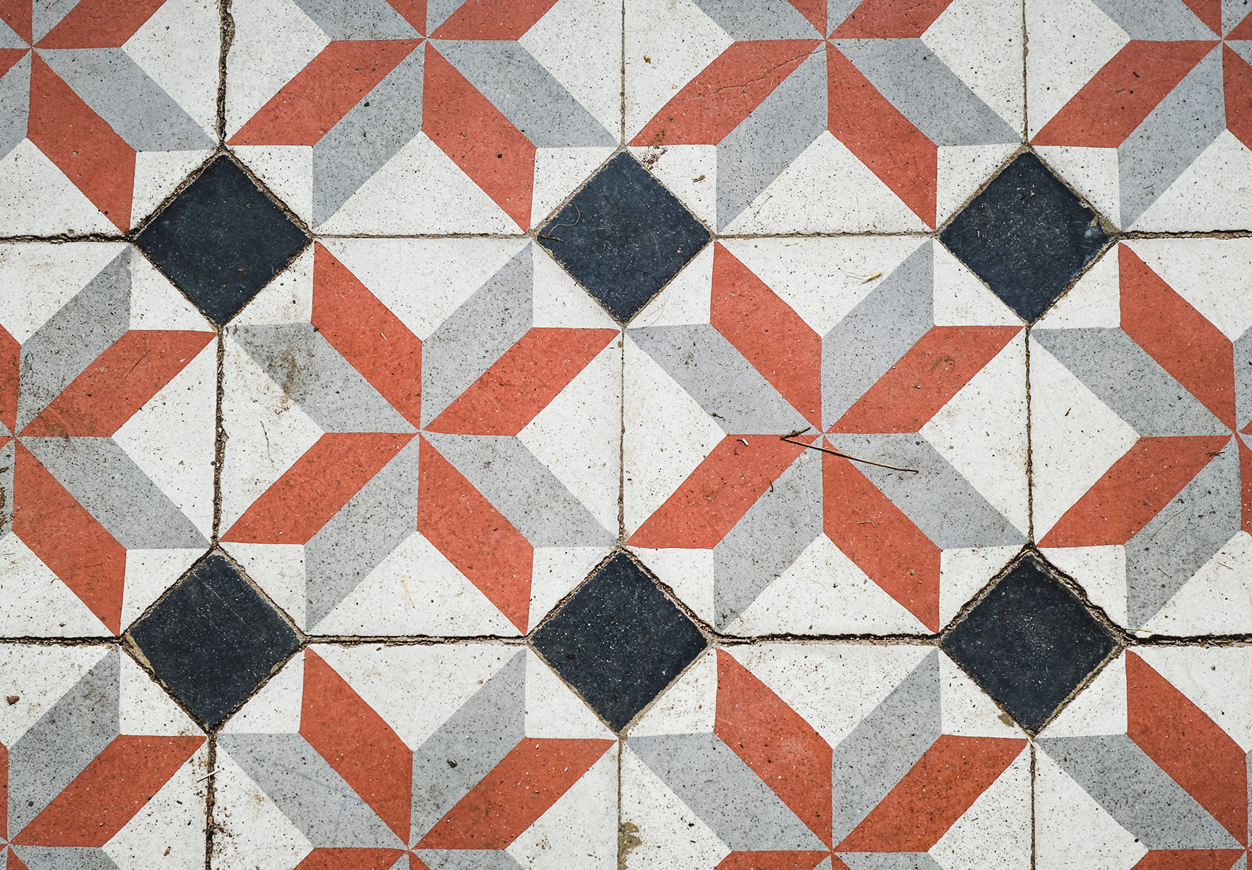 Patterned floor tiles