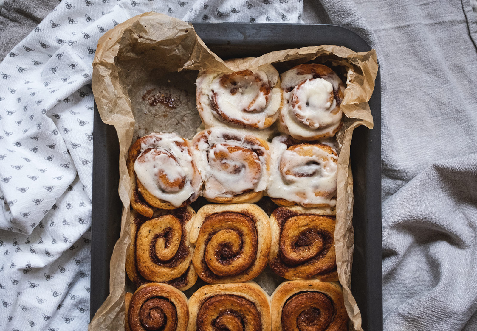 Cinnamon buns in a tray