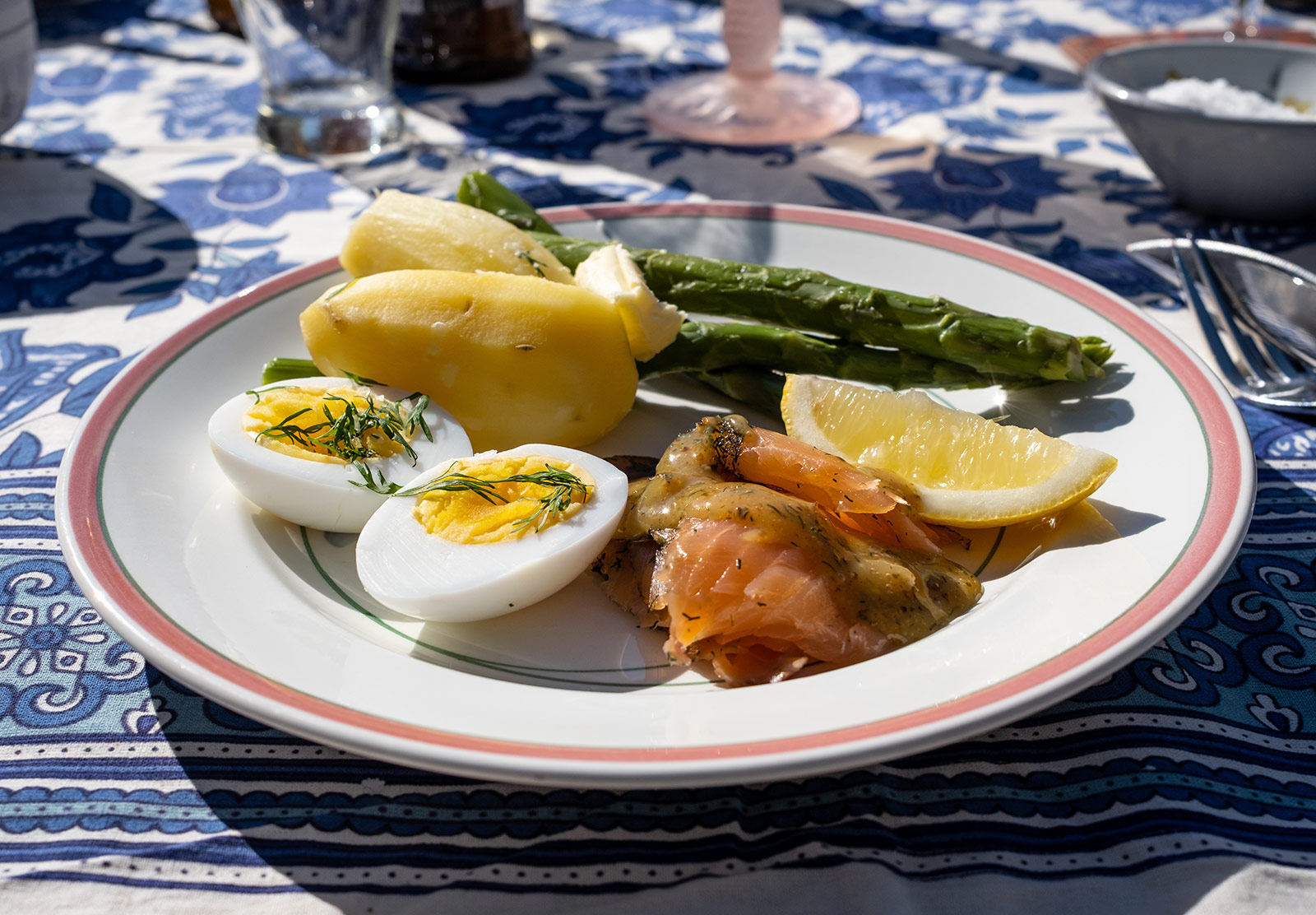Salmon, potato, eggs and asparagus