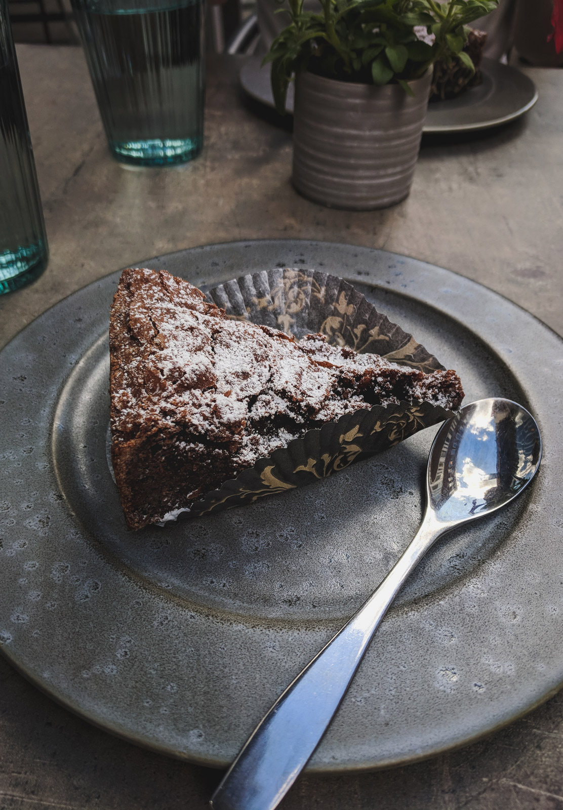 Chocolate cake on plate