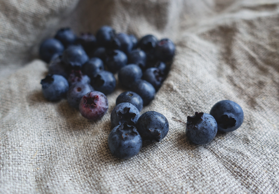 Blueberries on linen cloth