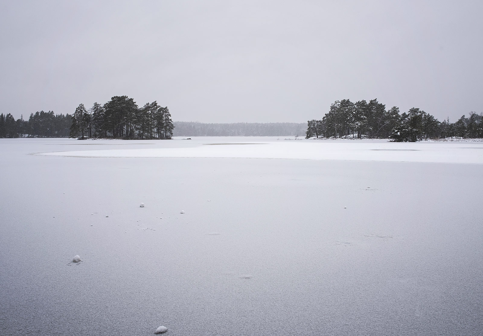 Frozne lake