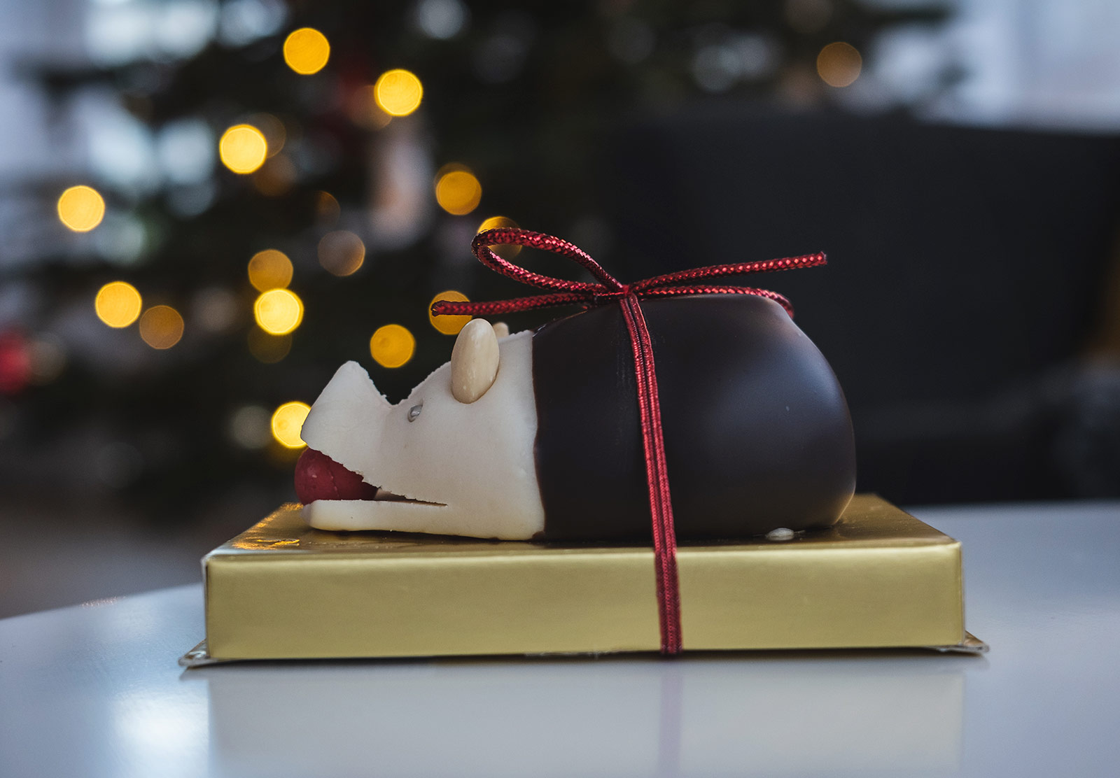 Marzipan pig in chocolate