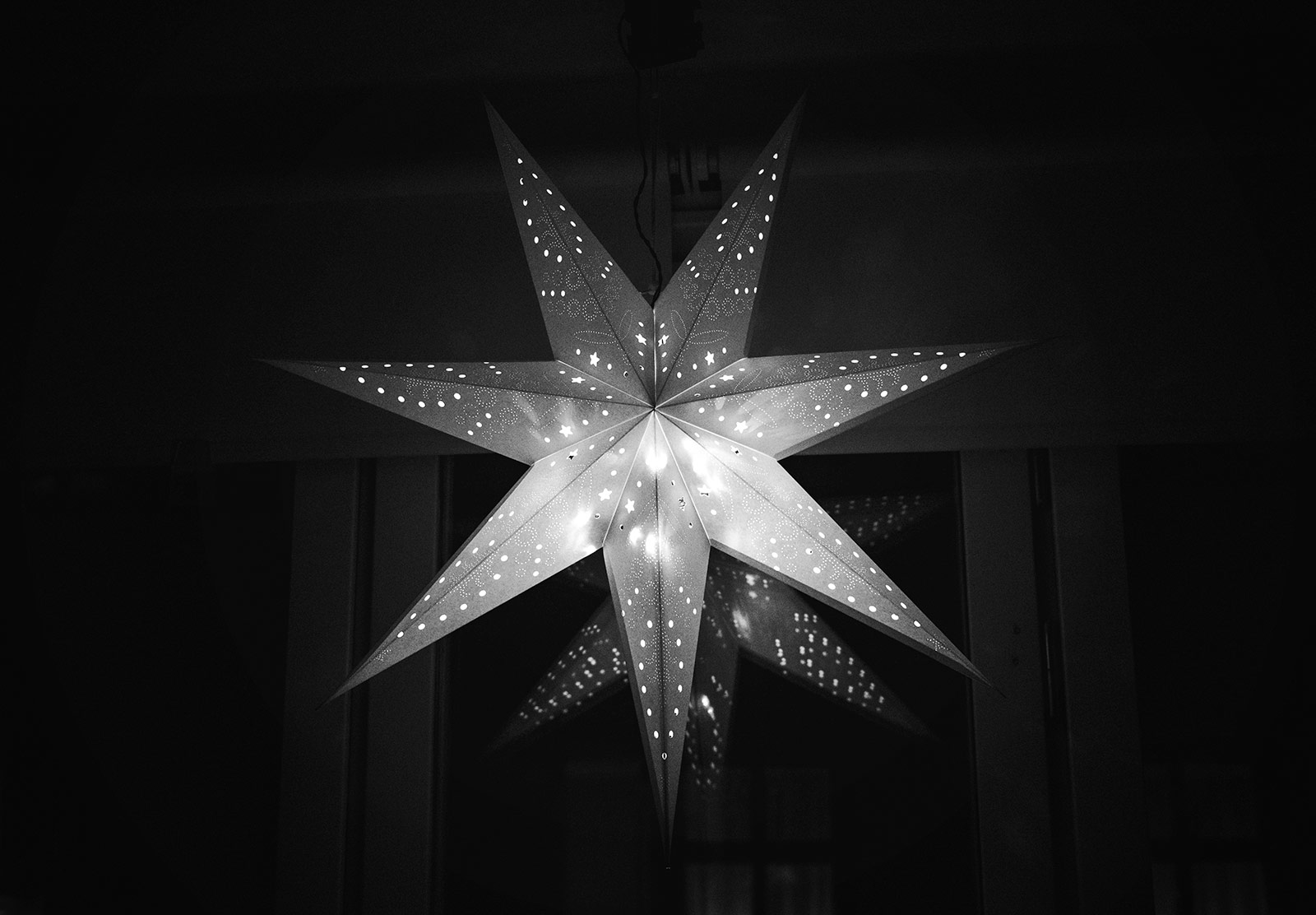 Lit paper star