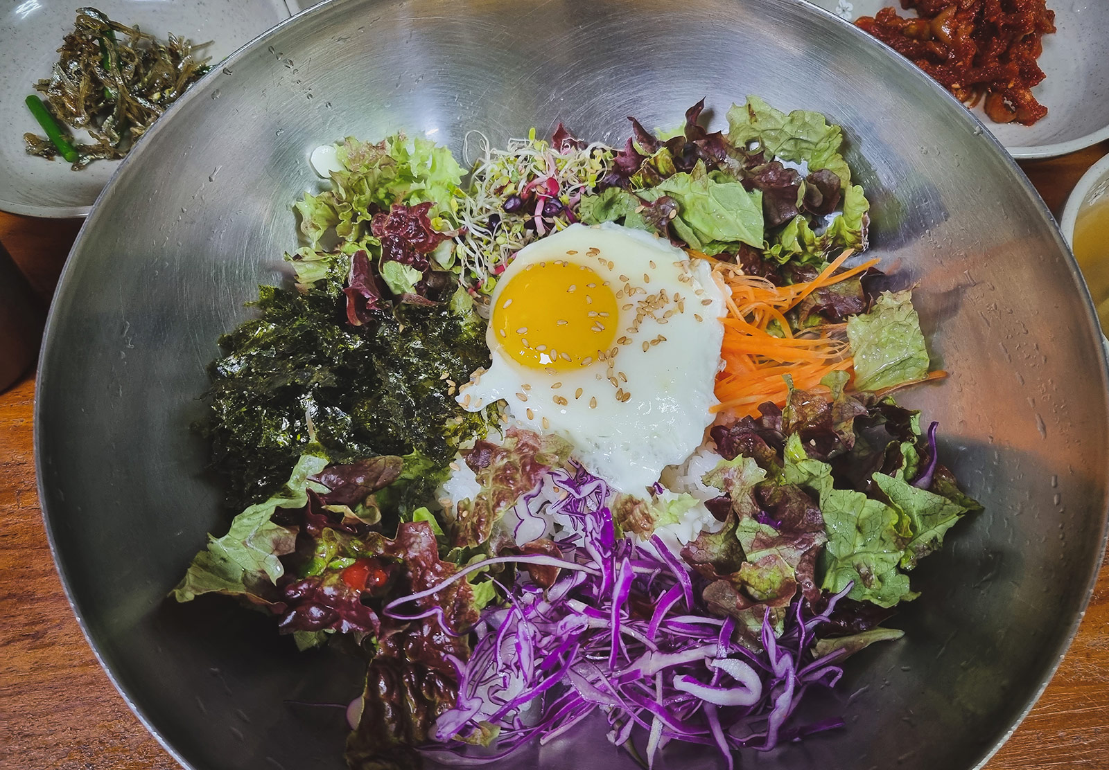 Bowl with egg, rice and vegetables