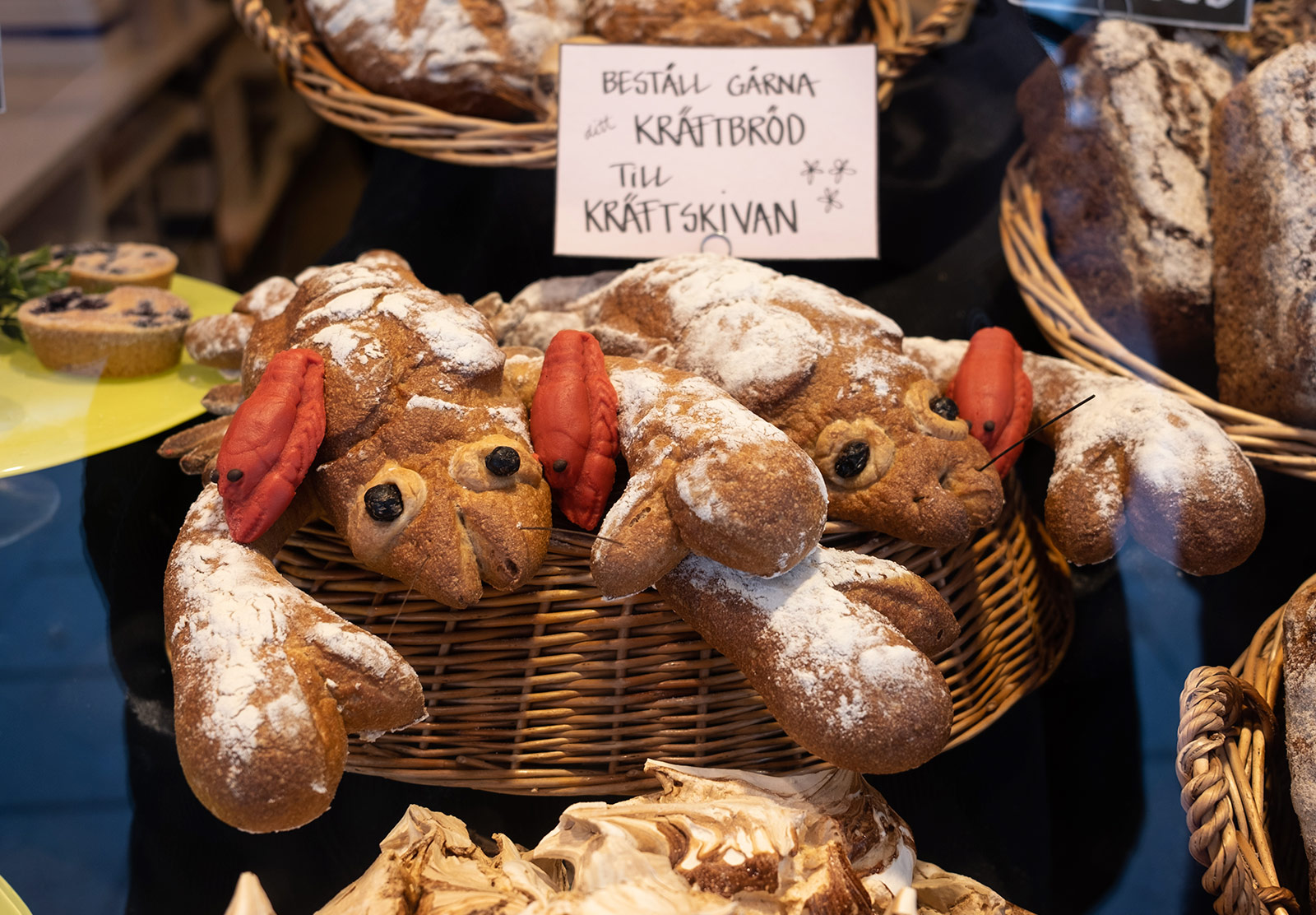 Crayfish shaped bread