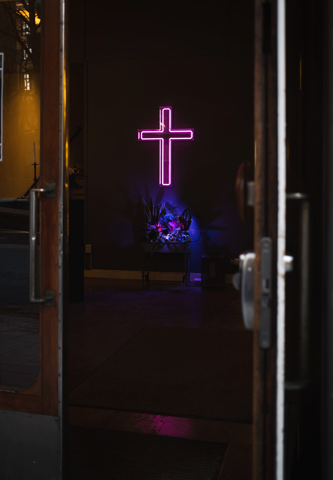 Neon cross