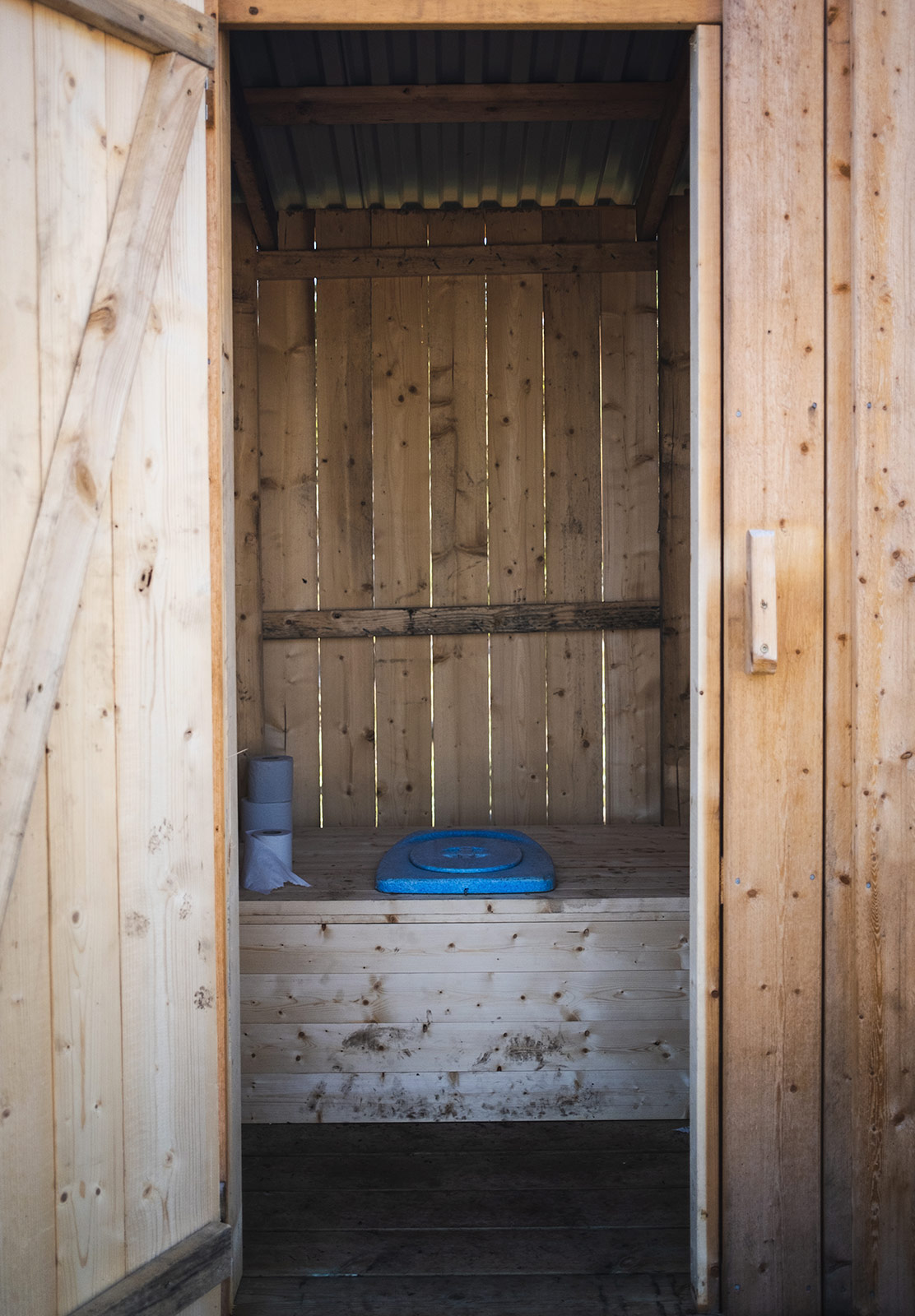 Dry toilet