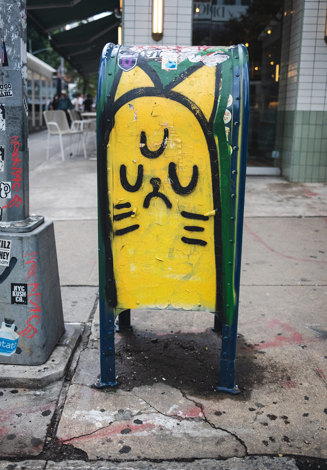 Cat spraypainted on mailbox