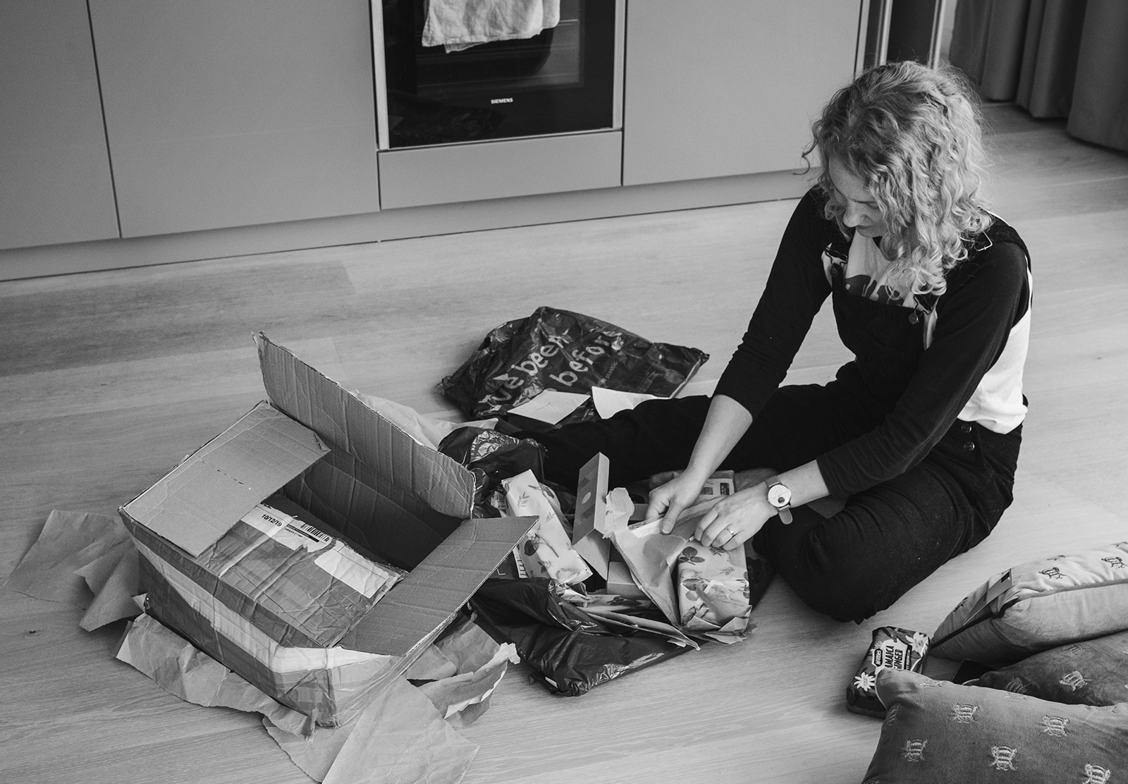 Opening parcels