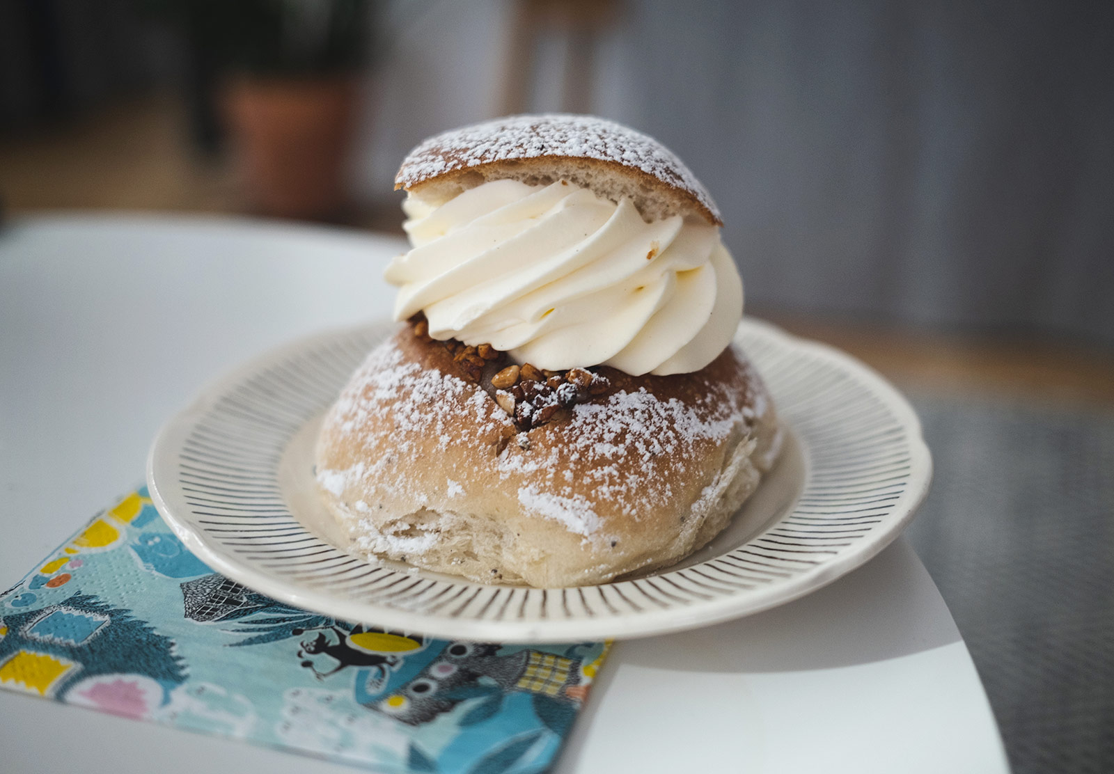 Cream bun