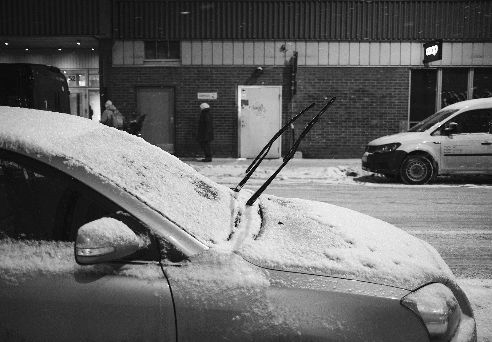 Wiper blades in the air