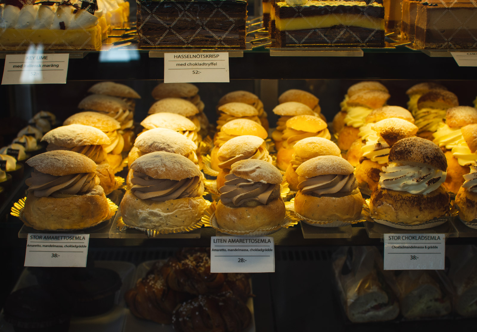 Cream buns