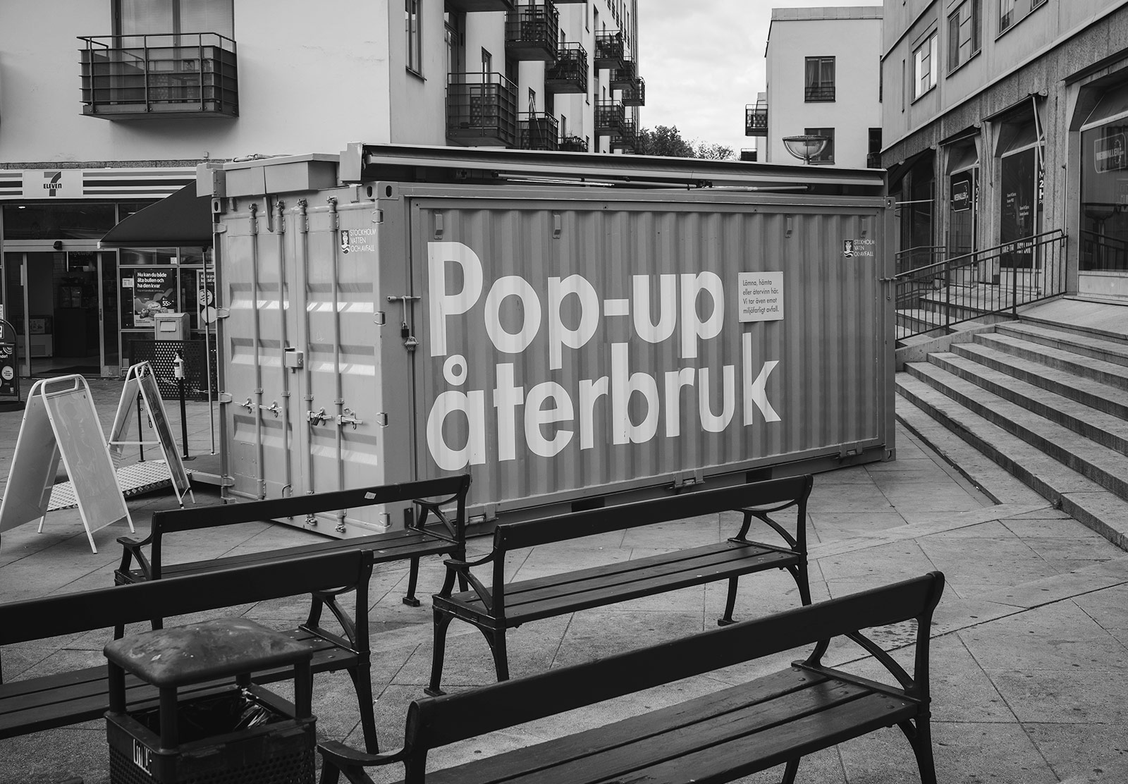 Shipping container