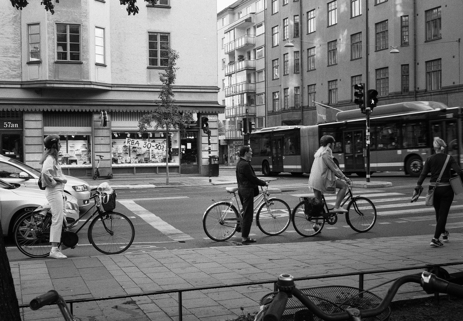 Queueing cyclists