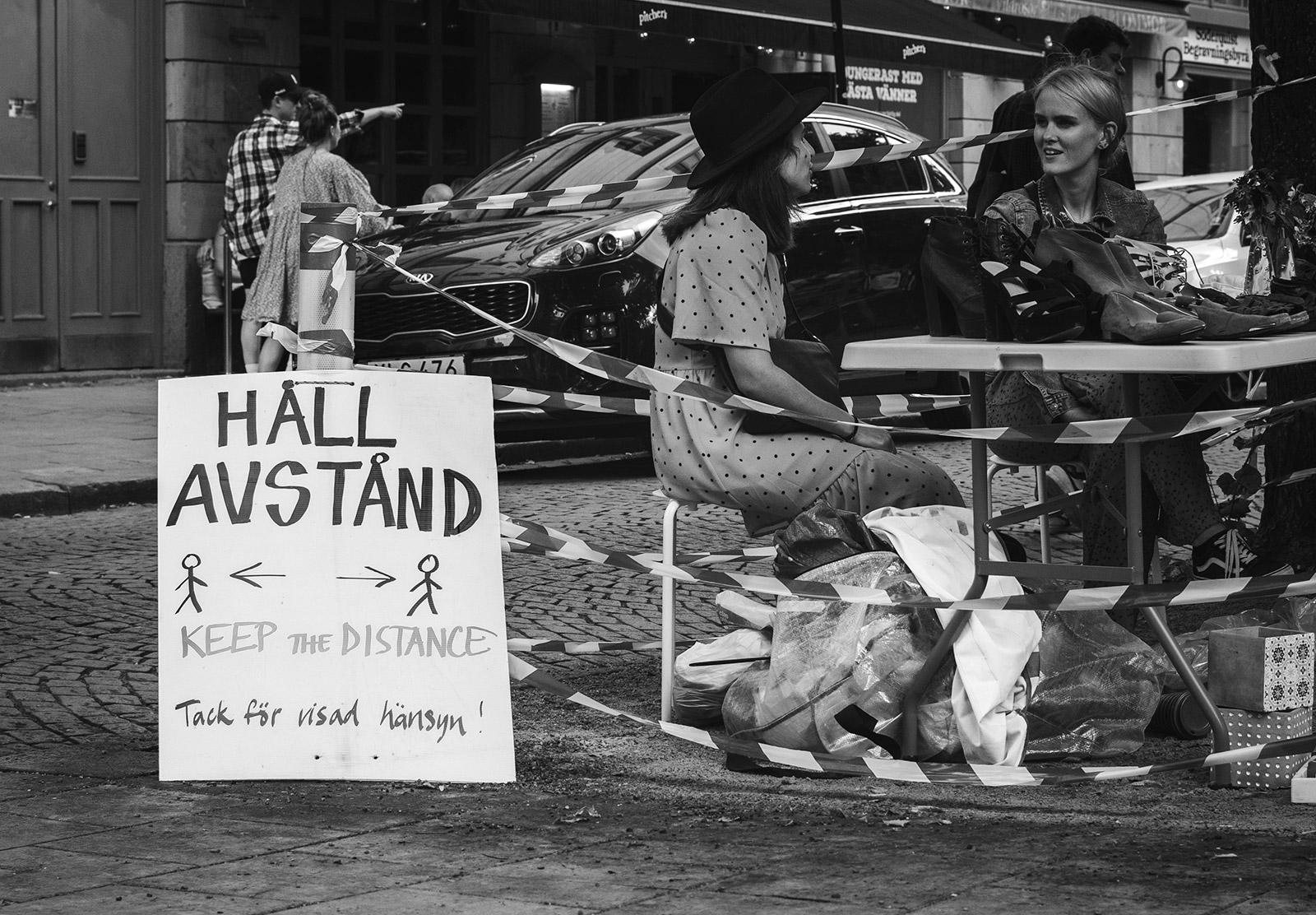 Social distancing sign