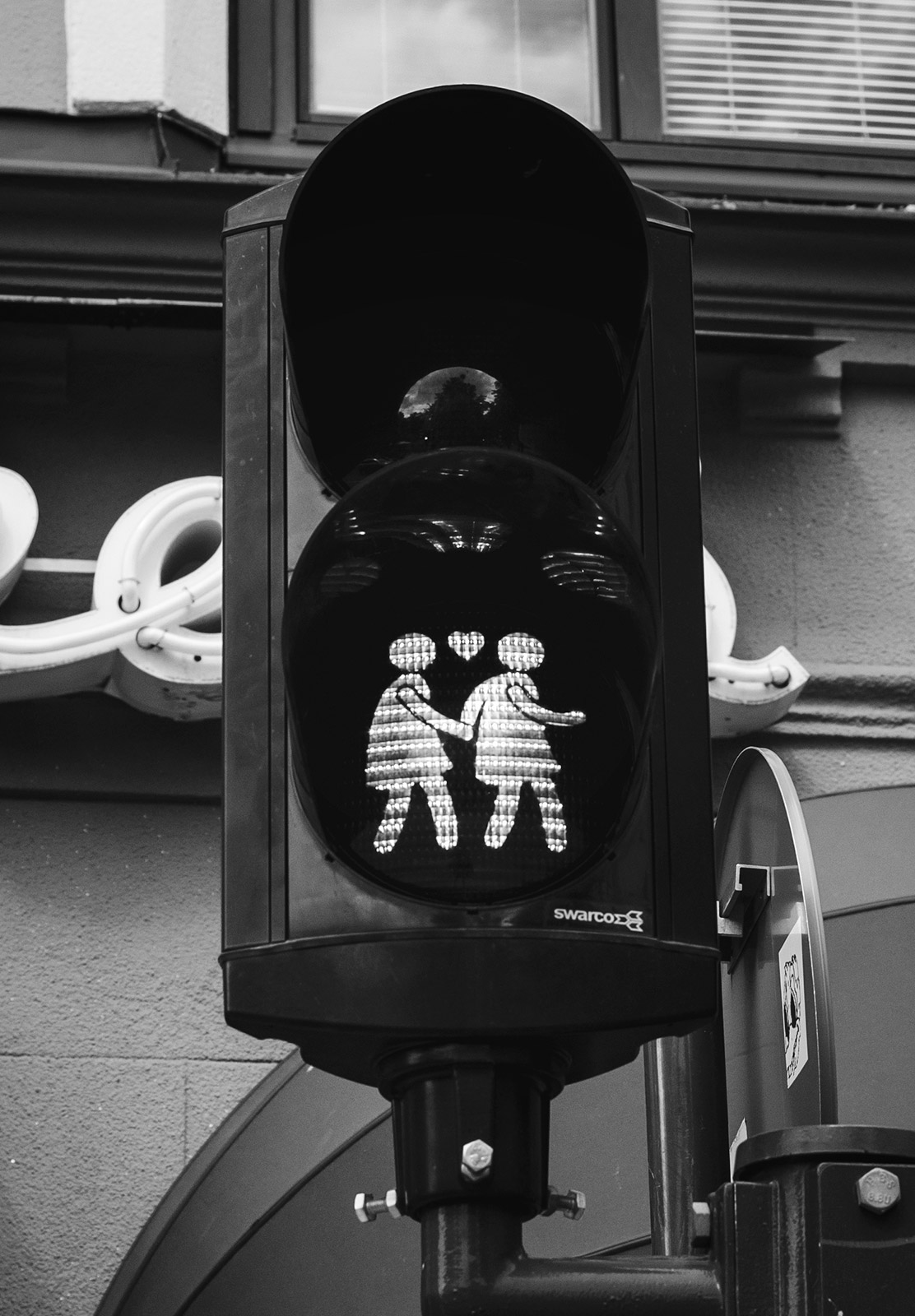 Same sex traffic lights