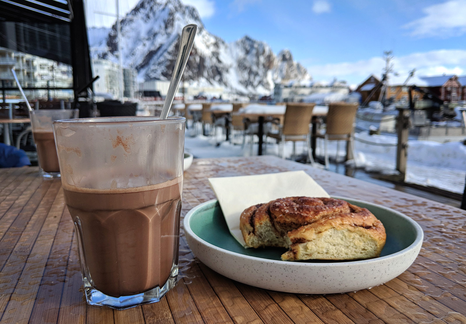 Cinnamon bun outside