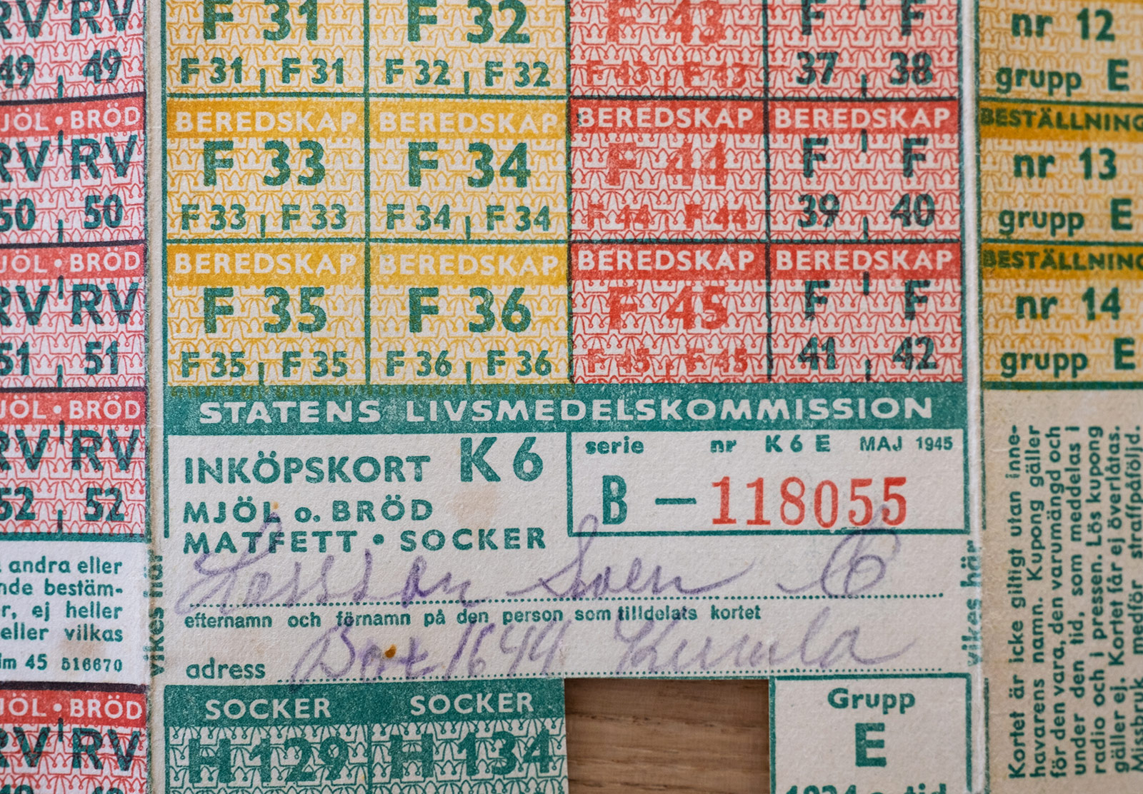 Multicoloured coupons