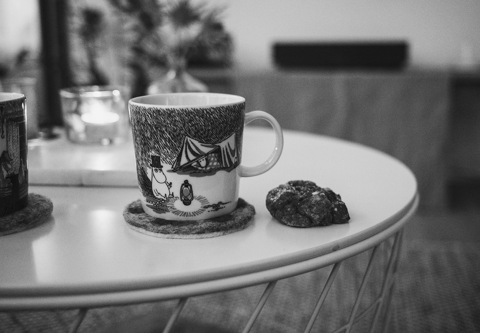 Mug and a cookie