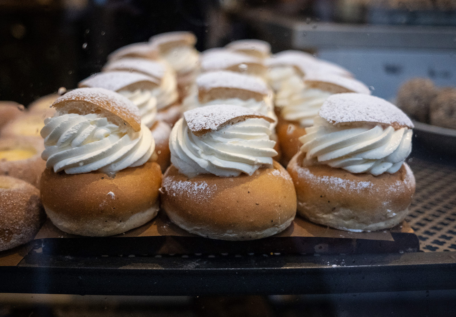Cream buns