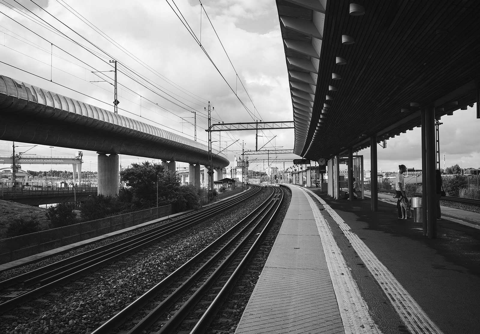 High and low train lines