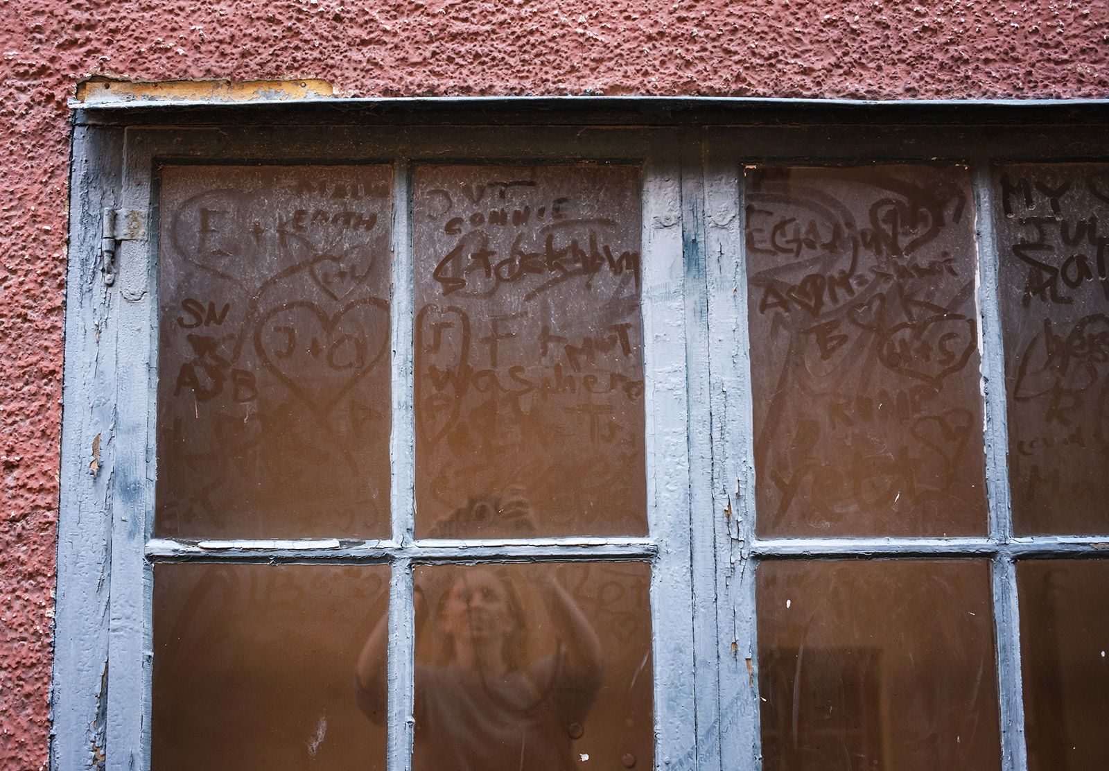 Writing on dirty window