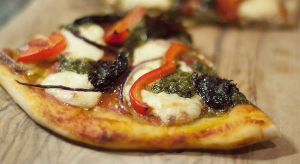 Mozzarella pizza