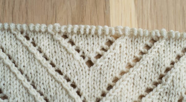 Triangel scarf stitch detail
