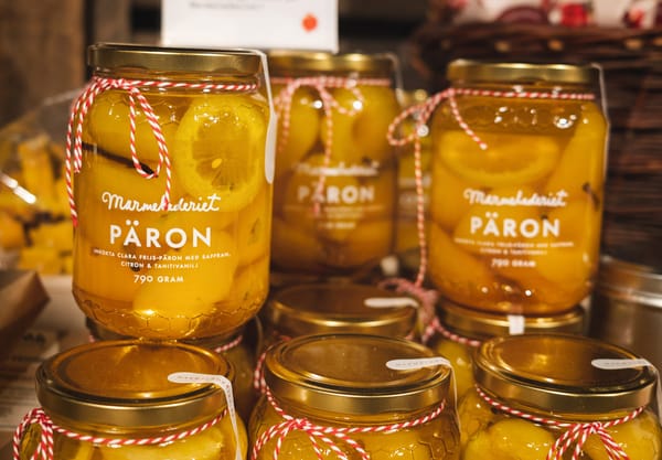 Jars of pears of saffron