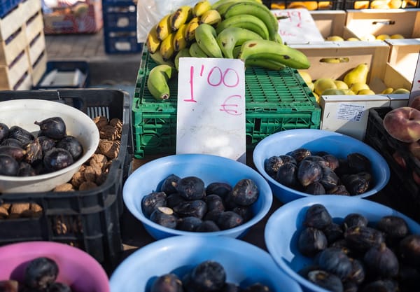 Bowls of figs